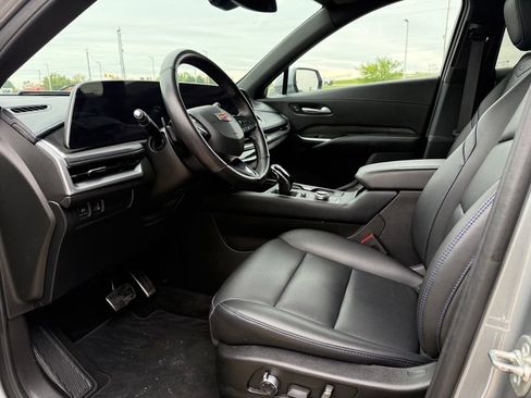 Used 2025 Cadillac XT4 Sport AWD/4WD image 2