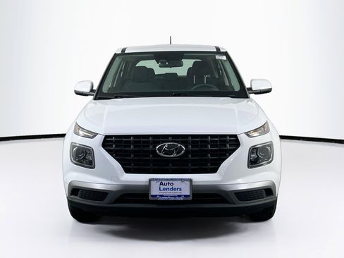 Used 2024 Hyundai Venue SE image 2