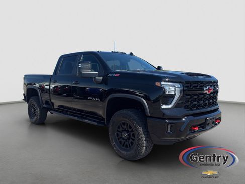 Used 2024 Chevrolet Silverado 2500 ZR2 w/ Technology Package AWD/4WD image 8