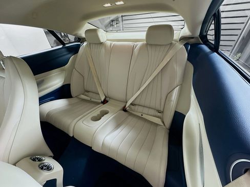 Used 2018 Mercedes-Benz E 400 E 400 image 26