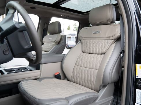 Used 2025 Ford F450 Platinum w/ Platinum Plus Package image 12