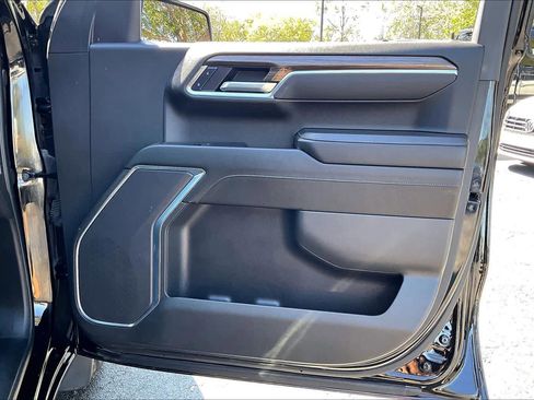 Certified 2025 Chevrolet Silverado 1500 LT image 23