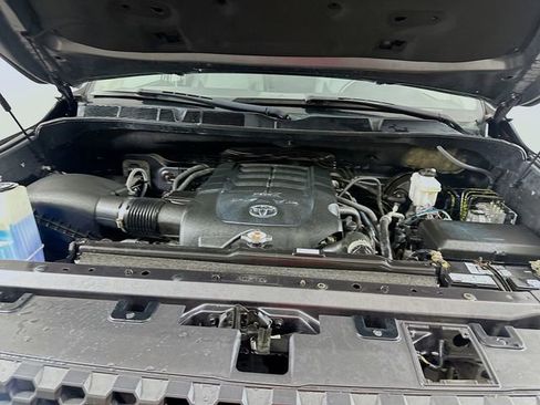 Used 2018 Toyota Tundra SR5 w/ TRD Off Road Package AWD/4WD image 28