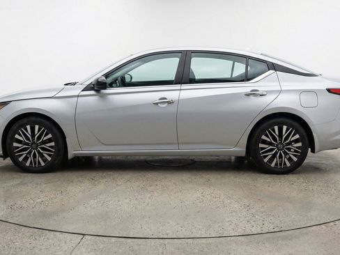 Used 2025 Nissan Altima 2.5 SV image 5