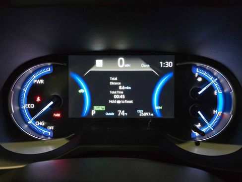 Used 2025 Toyota RAV4 XLE AWD/4WD image 28