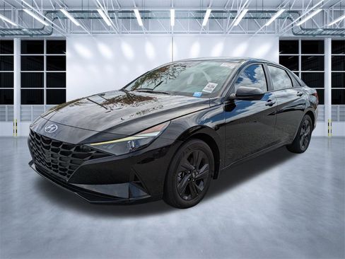 Used 2023 Hyundai Elantra SEL image 6