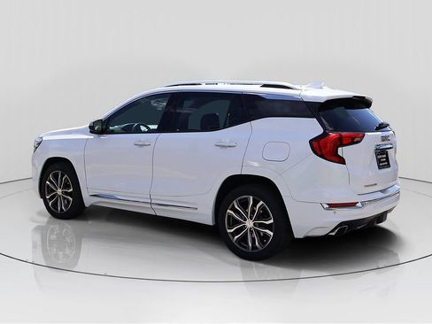 Used 2020 GMC Terrain Denali w/ Denali Premium Package FWD image 5