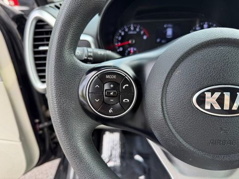 Used 2021 Kia Soul LX FWD image 16