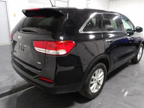Used 2017 Kia Sorento L FWD image 4