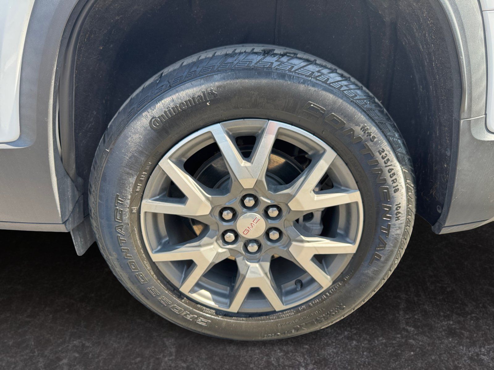 Used 2022 GMC Acadia SLE FWD image 14