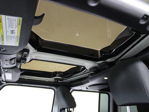 Used 2020 Jeep Wrangler Unlimited Sport AWD/4WD image 14