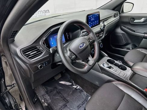 Certified 2025 Ford Escape ST-Line AWD/4WD image 9