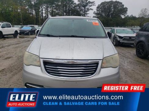 Used 2012 Chrysler Town & Country Touring w/ Entertainment Group #1 image 9