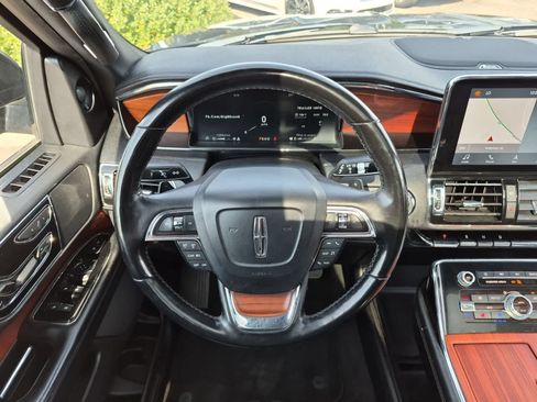 Used 2018 Lincoln Navigator Reserve AWD/4WD image 24