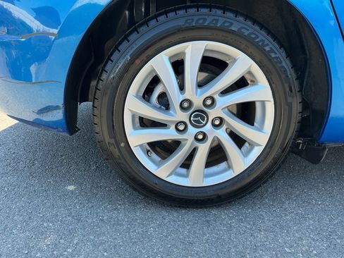 Used 2012 MAZDA MAZDA3 i Grand Touring w/ Tech Pkg FWD image 7