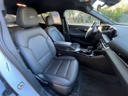 Used 2025 Buick Envista Sport Touring image 34