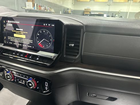 Used 2025 GMC Sierra 1500 SLT AWD/4WD image 41