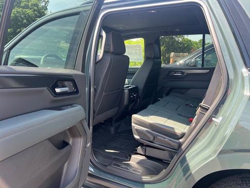Used 2026 GMC Yukon AT4 w/ AT4 Preferred Package AWD/4WD image 13