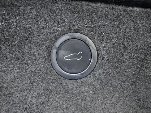 Used 2022 Tesla Model X Plaid image 14