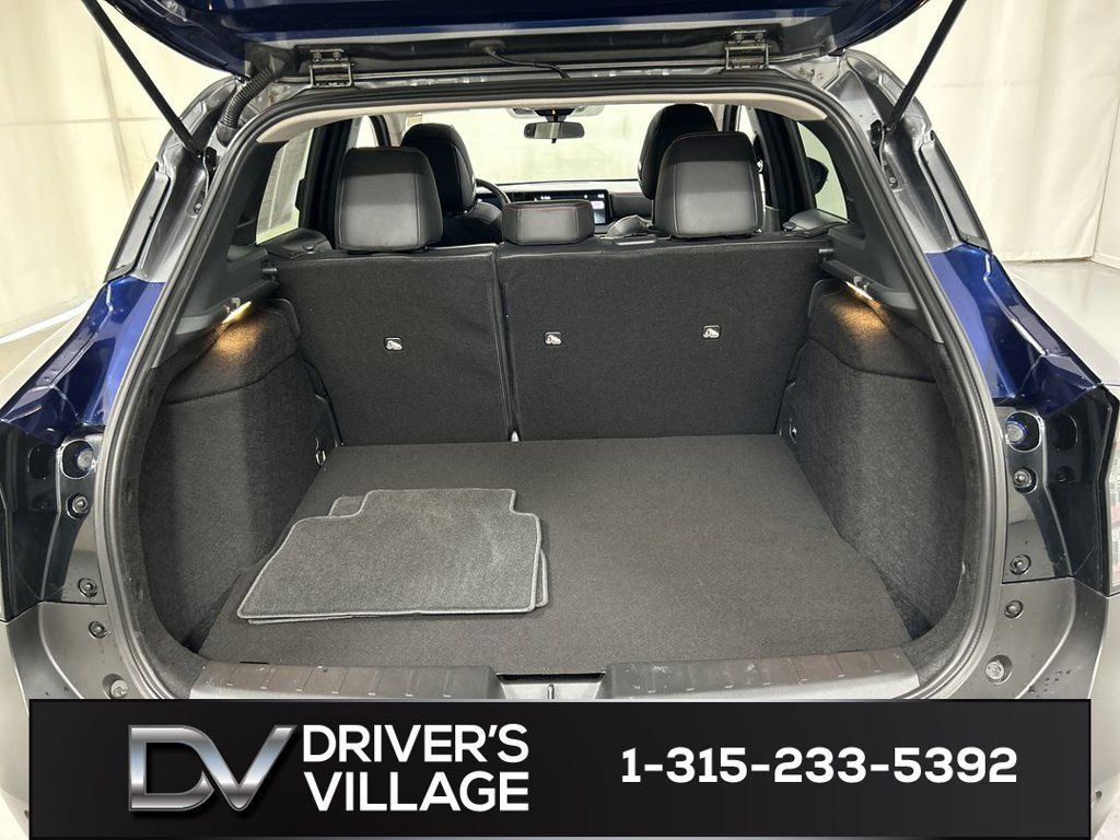 Used 2025 Nissan Kicks SR w/ SR Premium Package AWD/4WD image 22