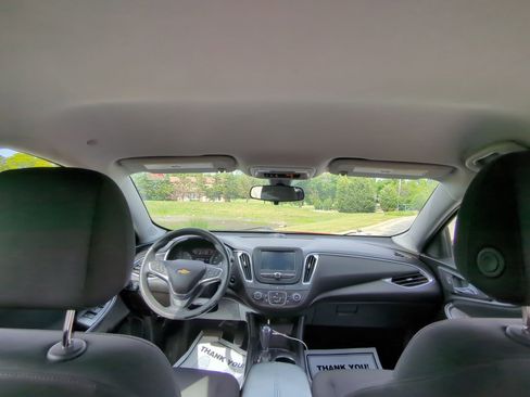 Used 2018 Chevrolet Malibu LT FWD image 13