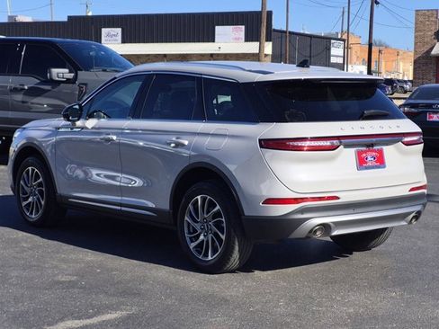 Used 2022 Lincoln Corsair FWD w/ Equipment Group 101A image 5