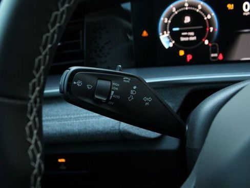 New 2025 Volkswagen Tiguan S image 10