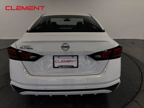 Used 2025 Nissan Altima 2.5 SV image 7