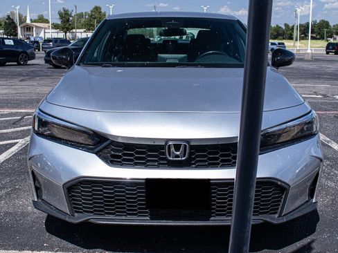 Used 2025 Honda Civic Sport image 2