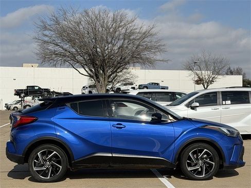 Used 2021 Toyota C-HR Limited image 3