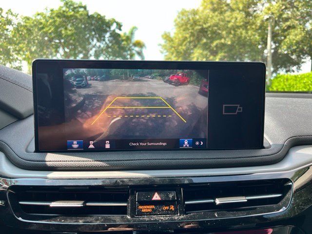 Used 2025 Acura MDX FWD image 11