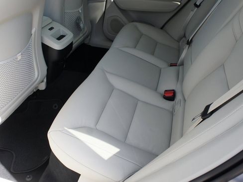 New 2025 Volvo XC60 B5 Plus w/ Protection Package Premier image 24