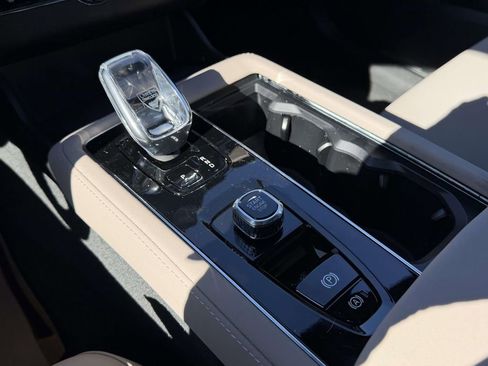 New 2026 Volvo XC90 B6 Plus w/ Protection Package Premier image 6