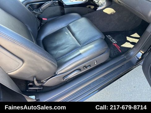Used 2005 Chevrolet SSR w/ Preferred Equipment Group image 71