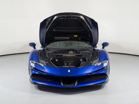 Used 2022 Ferrari SF90 Spider image 9