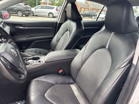 Used 2023 Toyota Camry XSE image 11