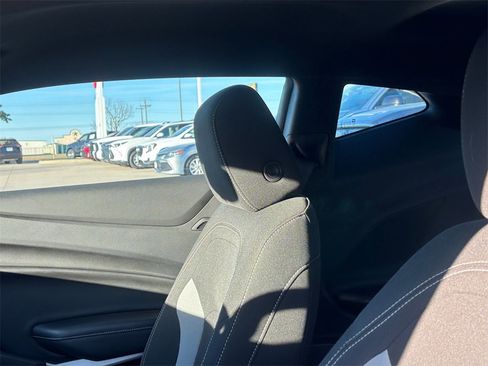 Used 2020 Chevrolet Camaro LT image 13