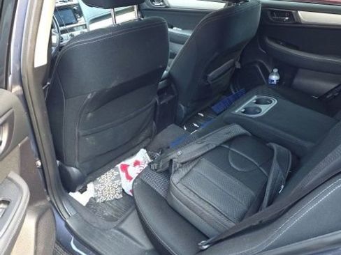 Used 2017 Subaru Outback 2.5i Premium image 13