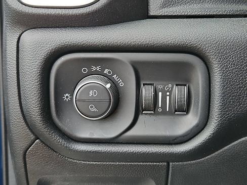 Used 2021 RAM 1500 Laramie AWD/4WD image 24