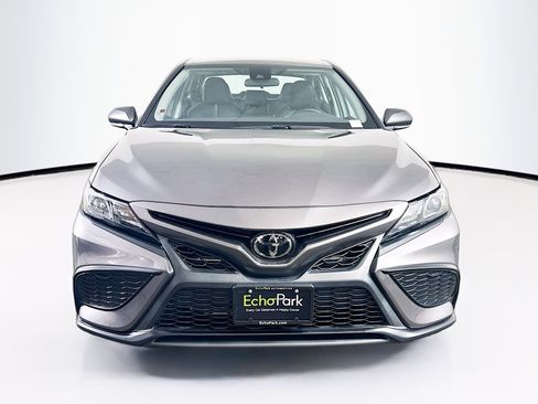 Used 2023 Toyota Camry SE image 2
