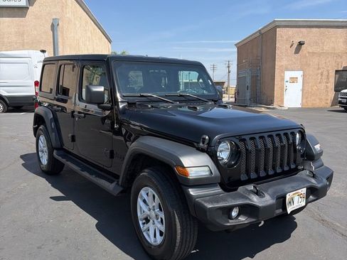 Used 2023 Jeep Wrangler Sport S image 4