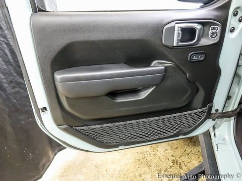 Used 2024 Jeep Wrangler Sport S image 18