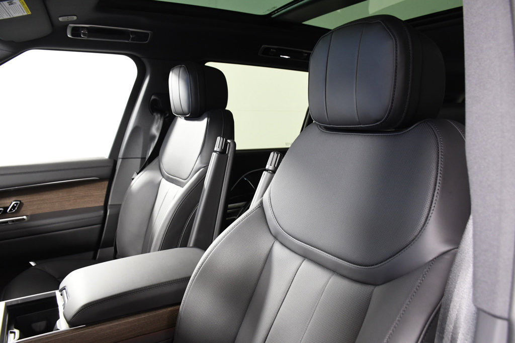 New 2026 Land Rover Range Rover Long Wheelbase SE AWD/4WD image 16