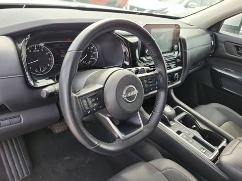 Certified 2024 Nissan Pathfinder SV FWD image 23