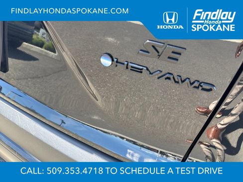 Used 2025 Toyota Corolla Cross AWD Hybrid w/ Moonroof Package image 4