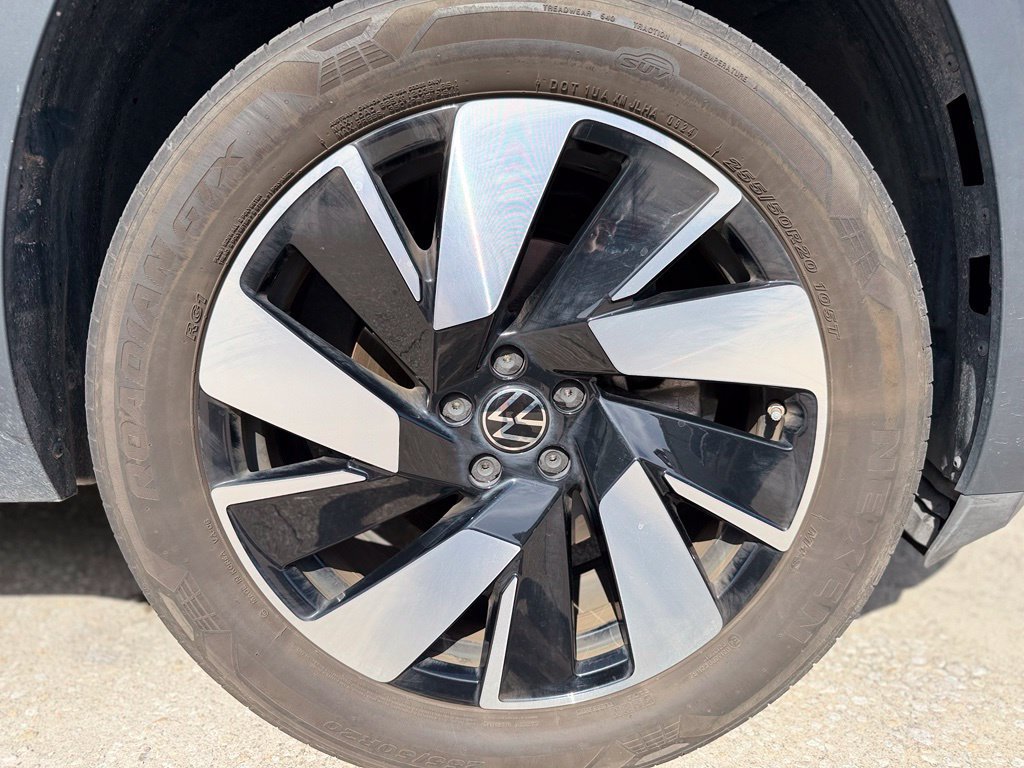 Used 2024 Volkswagen Atlas Cross Sport SE FWD image 12