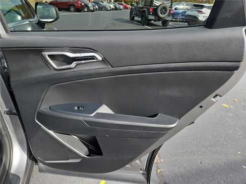 Certified 2025 Kia Sportage LX image 25