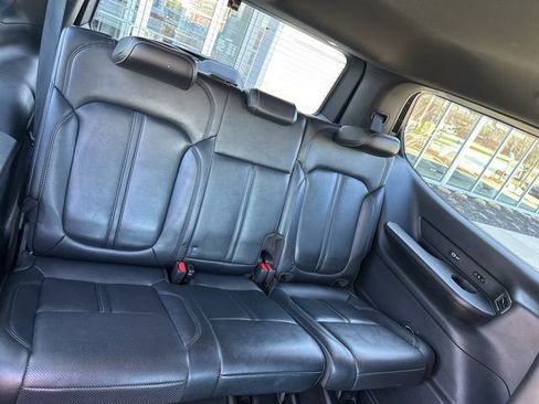 Certified 2024 Jeep Wagoneer Series III AWD/4WD image 19