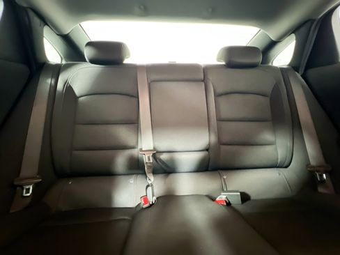 Used 2022 Chevrolet Malibu LT image 32