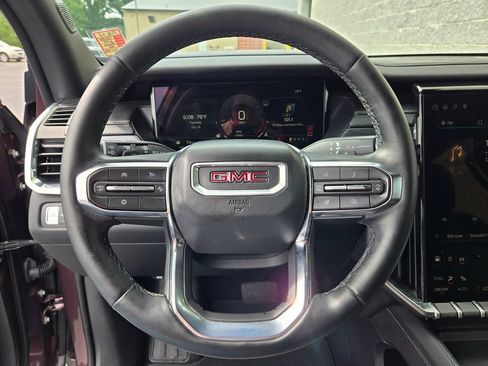 Used 2025 GMC Acadia Elevation FWD image 17